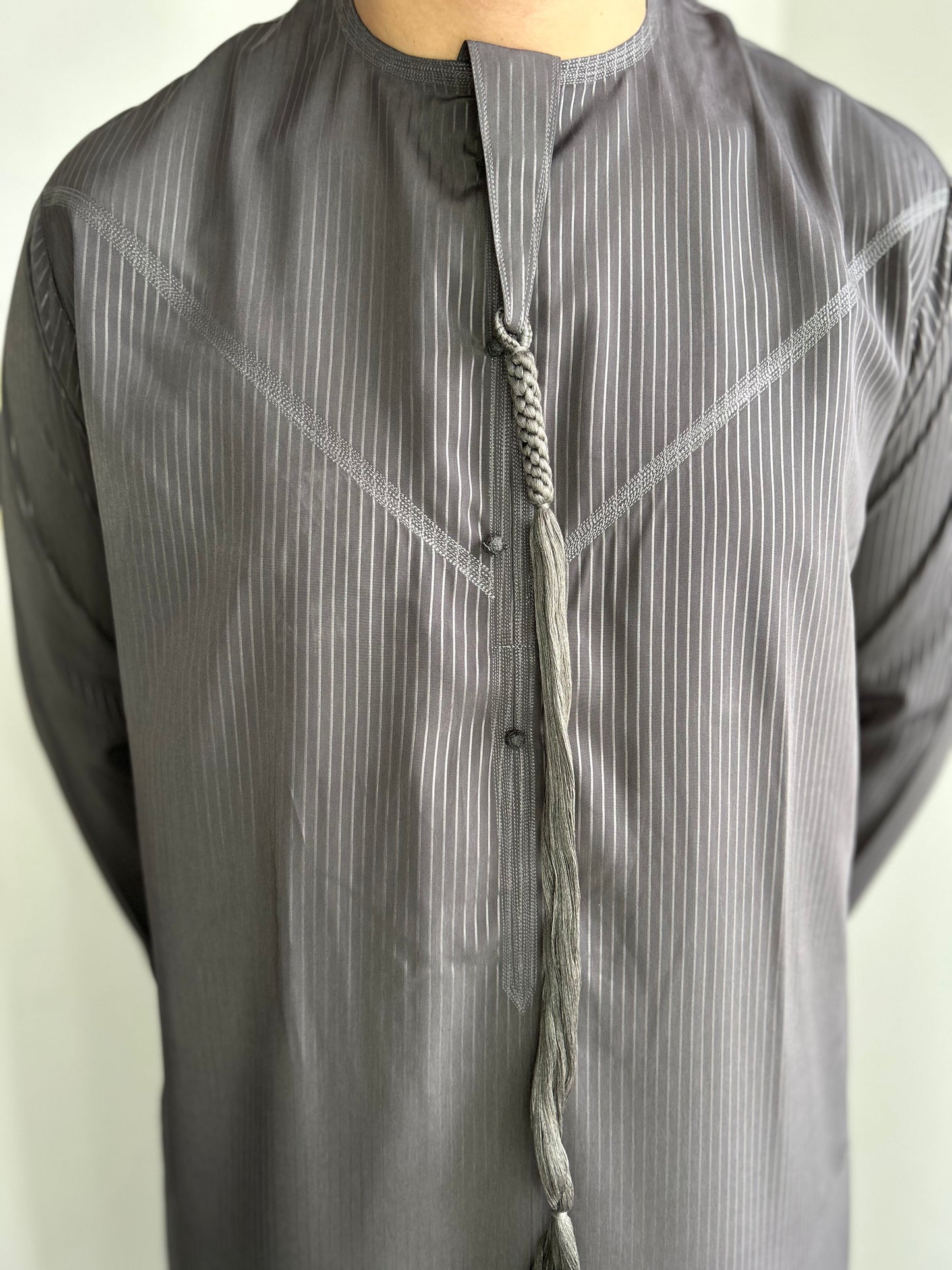 Qamis Émirati à rayures Gris